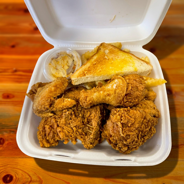 4 pc Mixed Fried Chicken Dinner.